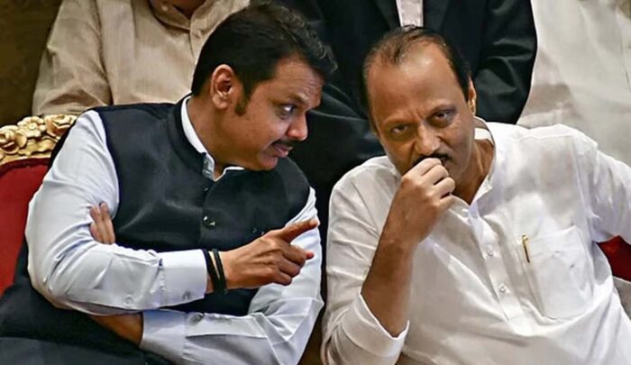 महाराष्ट्र में सियासी हलचल: 75 स्कूलों को मिला अल्पसंख्यक स्टेटस, फडणवीस ने रोकी प्रक्रिया