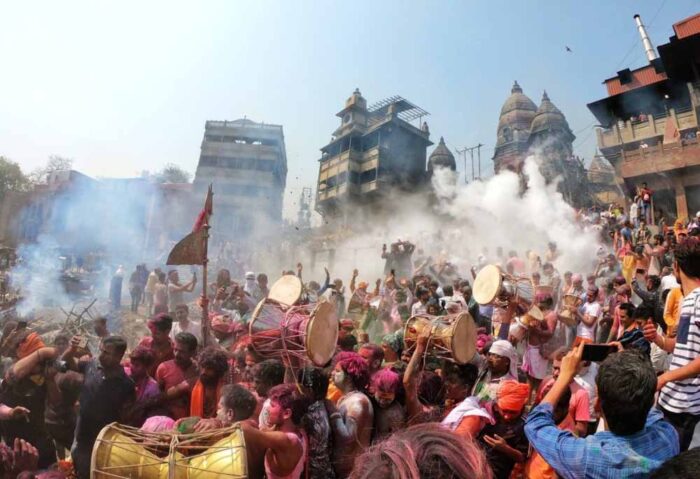 रहस्यमयी मसान होली: आखिर क्या है वो परंपरा जिसमें महिलाओं की मनाही है?