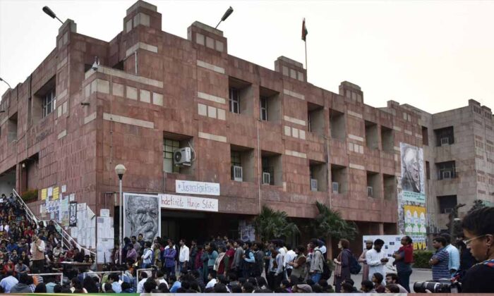 JNU हड़ताल: पदाधिकारियों को एक साल के लिए बाहर किया गया, छात्र-नेताओं ने वापसी की की मांग