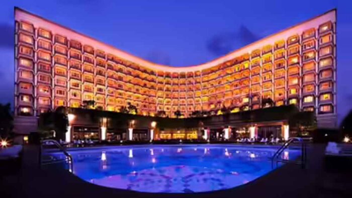 एक रात का किराया लाखों में! दिल्ली के 5-स्टार होटलों के रेट क्यों छू रहे आसमान?