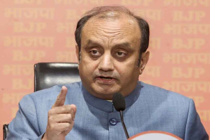 गांधी परिवार पर गंभीर आरोप, विदेशी फंडिंग-जासूसी मामले में भाजपा का हमला