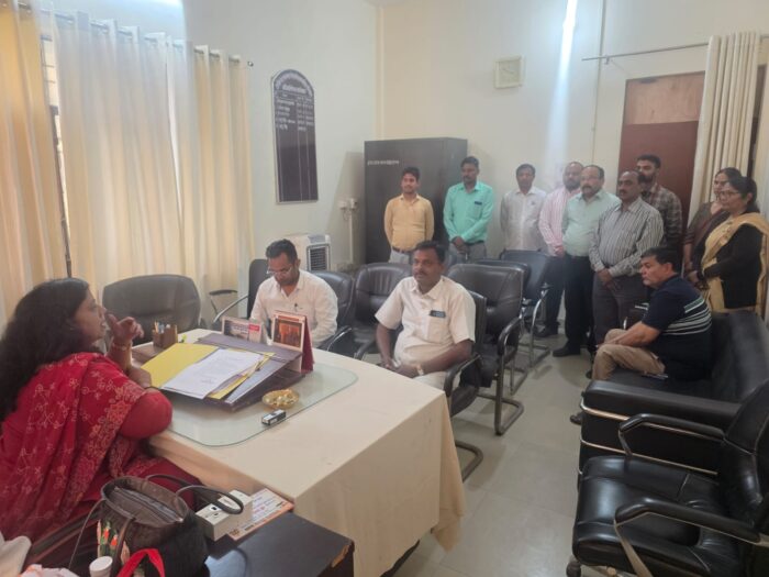 अनफिट वाहन फिट करायें ,बकाया कर जमा कराएं