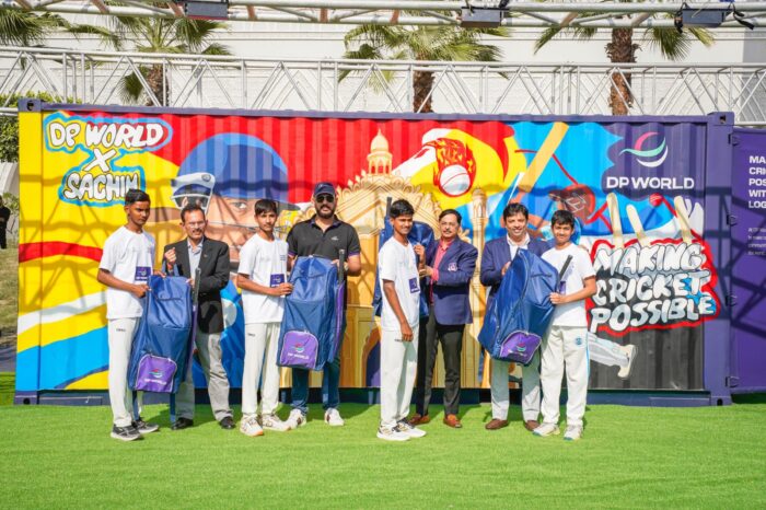 डीपी वर्ल्ड ने उत्तर प्रदेश में युवा क्रिकेटर्स को दिया पैवेलियन और किट्स का तोहफा
