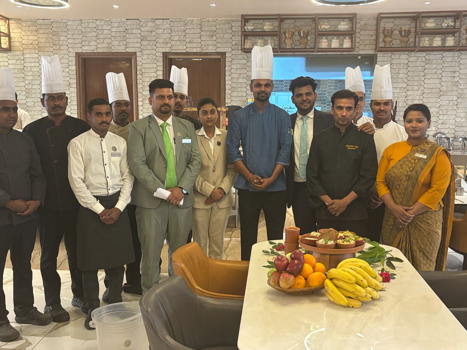 नवरात्रि के अवसर पर IIM रोड स्थित "द अवियान "में “सात्विक उत्सव एवं स्पेशल थाली” का हुआ सफल आयोजन