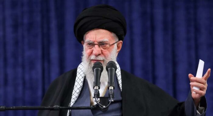 ईरान के परमाणु कार्यक्रम पर बहस तेज, खामेनेई के फतवे के बावजूद अमेरिका की बेचैनी क्यों?