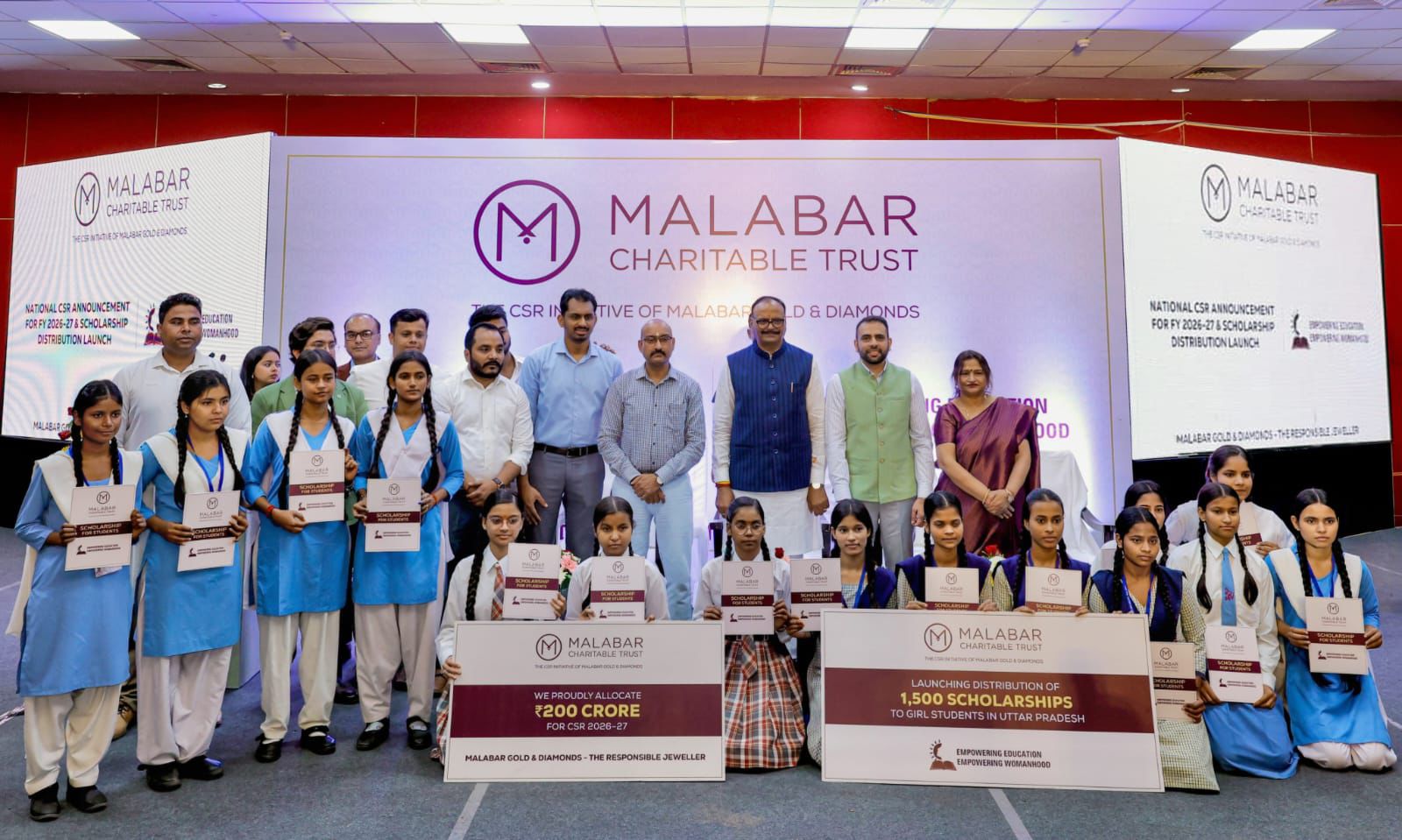 उत्तर प्रदेश के उपमुख्यमंत्री बृजेश पाठक ने लखनऊ में मलाबार गोल्ड एंड डायमंड्स के सीएसआर कार्यक्रम का उद्घाटन किया