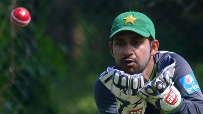 PCB का बड़ा फैसला: पाकिस्तानी टीम के नए टेस्ट कोच के रूप में सरफराज अहमद पर भरोसा