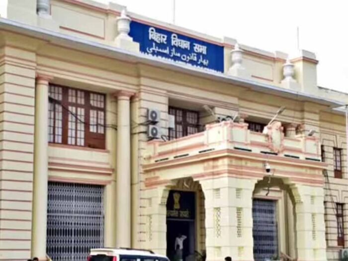 बिहार विधानसभा में गेट नंबर 10 से आगे मीडिया की नो एंट्री