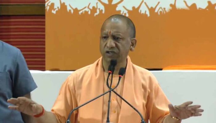 TMC के रवैये पर योगी का प्रहार: राष्ट्रपति के प्रति दुराग्रह बताया राजनीतिक अहंकार