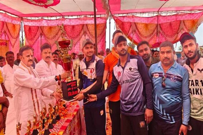 उप मुख्यमंत्री ने क्रिकेट खिलाड़ियों का किया उत्साहवर्धन