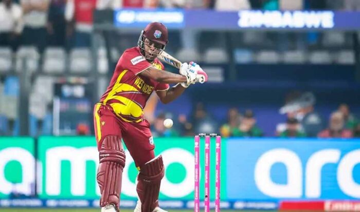 गेंदबाजों की हुई जमकर पिटाई, कैरेबियाई टीम ने ठोके 196 रन