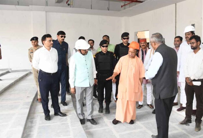 मुख्यमंत्री योगी आदित्यनाथ ने बलरामपुर में मां पाटेश्वरी विश्वविद्यालय का किया स्थलीय निरीक्षण