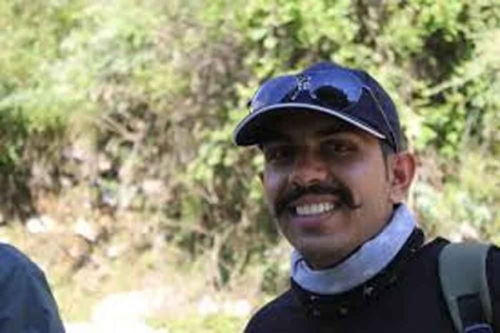 गरीबी में पला-बढ़ा बेटा बना IAS अफसर, पिता की मेहनत ने बदली किस्मत