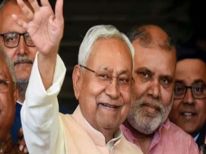 जन्मदिन पर नीतीश कुमार की बड़ी सौगात: 51 लाख बच्चों को मिलेगी पोशाक, पश्चिम चंपारण से आगाज