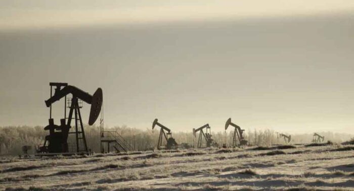 मिडिल ईस्ट तनाव के बीच राहत, भारी तेजी के बाद थमा कच्चे तेल का रुख