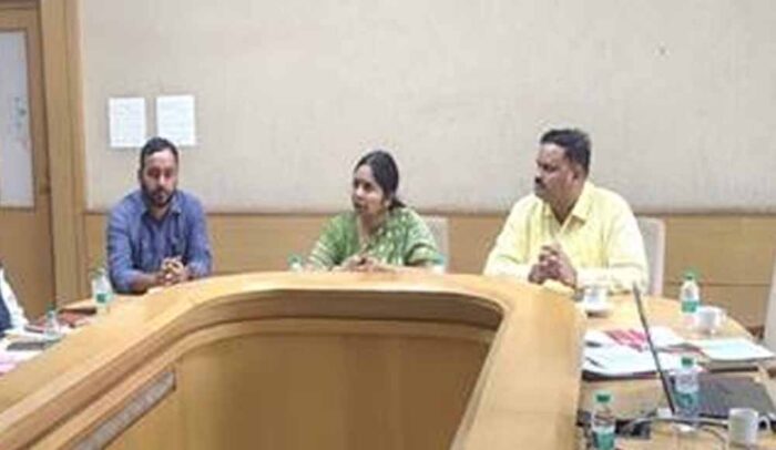 अपर मुख्य सचिव ने की पेट्रोलियम पदार्थों की उपलब्धता की समीक्षा