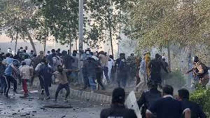 ईरान संकट पर पाकिस्तान सतर्क, रक्षा मंत्री का बयान—युद्ध भड़का तो पड़ेंगे गंभीर असर