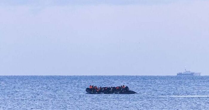 अंडमान सागर में बड़ा हादसा: 300 रोहिंग्याओं से भरी नाव पलटी, 250 लोगों की मौत की आशंका