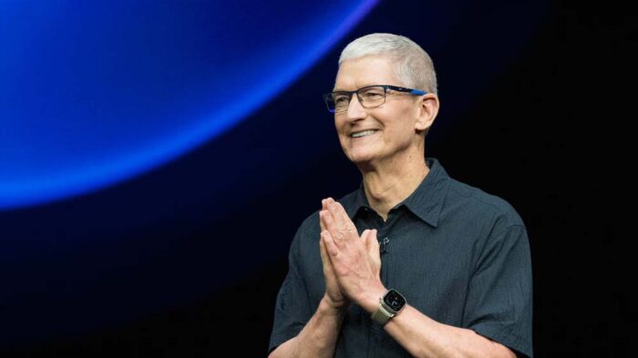 Apple में बदलाव: टिम कुक देंगे इस्तीफा, 15 साल बाद नया CEO नियुक्त