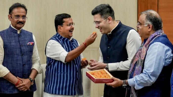 AAP में बगावत, 7 बागी सांसदों की बीजेपी में शामिल होने की मंजूरी मिली सभापति से