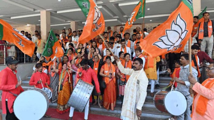 गुजरात में पलटी सत्ता की चाल! IPS अफसर की चुनावी हार और पूर्व MLA को पंचायत चुनाव में मिली शिकस्त