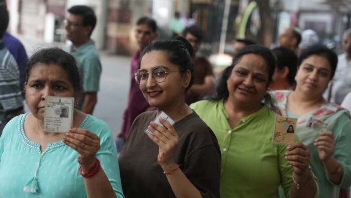 बंगाल चुनाव में 18% वोटिंग, ममता का गड़बड़ी का आरोप, नादिया में BJP वर्कर पर हमला