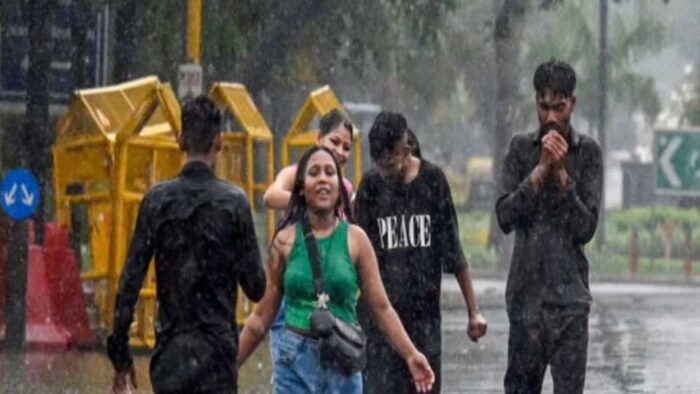 IMD का चेतावनी, 19 राज्यों में भारी बारिश, आंधी और ओले गिरेंगे, रेड अलर्ट जैसी स्थिति