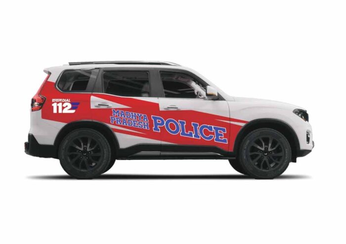 खंडवा के डायल-112 हीरोज ट्रेन से गिरकर घायल हुए व्यक्ति को त्वरित सहायता से पहुँचाया अस्पताल