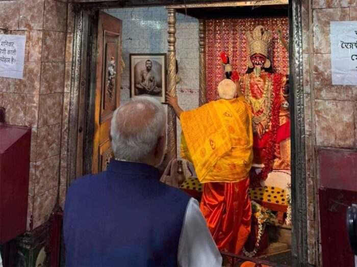थंथनिया कालीबाड़ी पहुंचे प्रधानमंत्री मोदी, 300 साल पुराने मंदिर और अनोखी परंपरा ने खींचा ध्यान