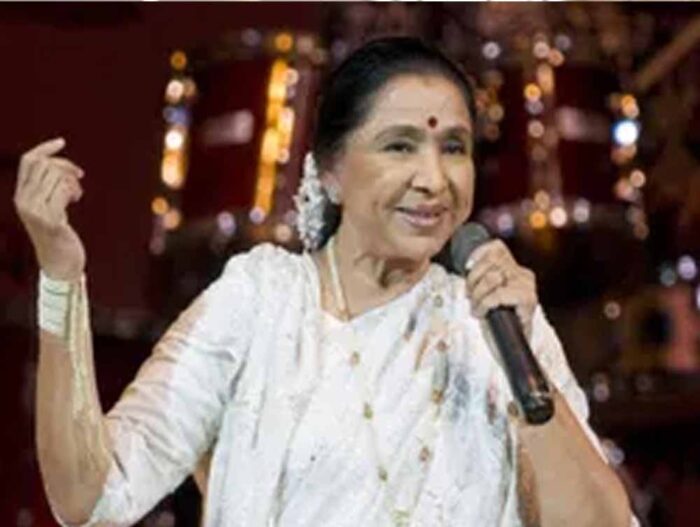 जब आशा भोसले ने विरासत-ए-खालसा उद्घाटन में किया शबद गायन, सिख संगत हुई भावविभोर