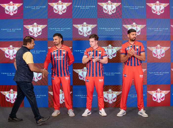 फीनिक्स पलासियो में लखनऊ सुपर जायंट्स के खिलाड़ियों की मौजूदगी से बढ़ा उत्साह