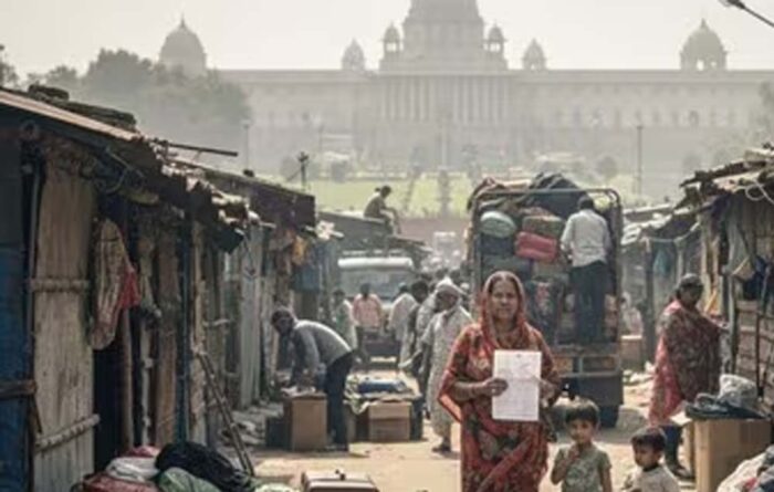 दिल्ली हाई कोर्ट सख्त: 3 झुग्गी बस्तियों को हटाने के निर्देश, निवासियों को मिला 15 दिन का समय