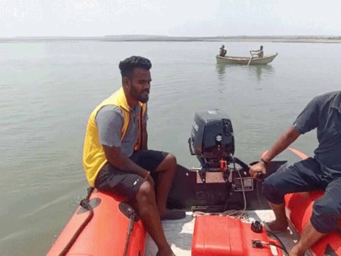 Banswara में दर्दनाक घटना, 8 लोग तैरकर बचे, रेस्क्यू जारी