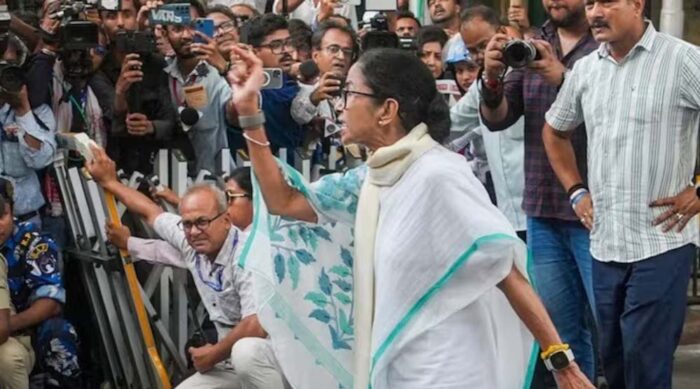 ममता की 3 घंटे की मौजूदगी और कार्यकर्ताओं का पहरा, टीएमसी के आरोप पर EC का जवाब