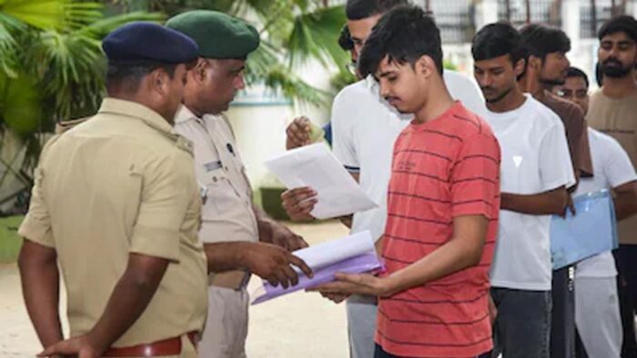 कई केंद्रों पर देरी से शुरू हुई CUET परीक्षा, समय में बदलाव के बाद NTA का बड़ा अपडेट