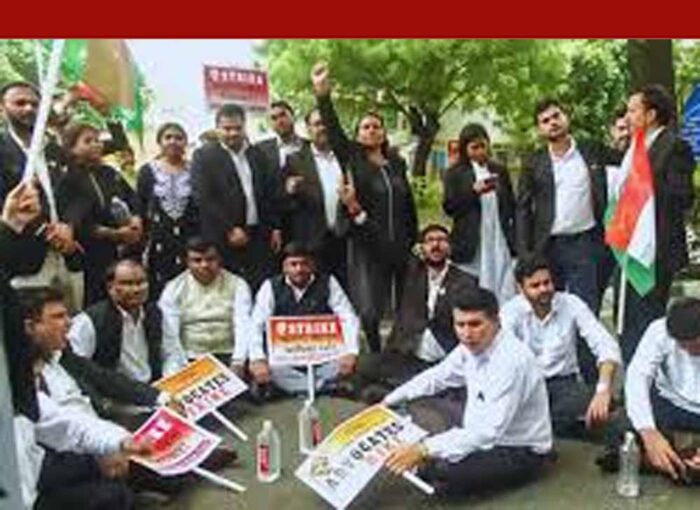 वकीलों का बड़ा फैसला: दिल्ली जिला अदालतों में पूर्ण न्यायिक बहिष्कार का ऐलान