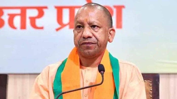 लखनऊ से बहराइच तक मौसम का तांडव, पेड़ गिरे, बिजली ठप और जनजीवन अस्त-व्यस्त