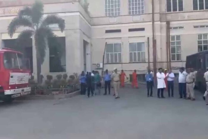 एसएमएस अस्पताल में सुरक्षा अलर्ट, पुलिस और बम निरोधक दस्ते ने तलाशी अभियान शुरू किया