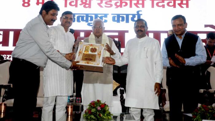 रेडक्रॉस की सेवाओं और मिशन से जनता को करें प्रेरित, राज्यपाल पटेल का आह्वान