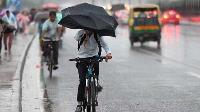 मौसम का कहर: 22 राज्यों में बारिश, उत्तराखंड में तूफान की चेतावनी