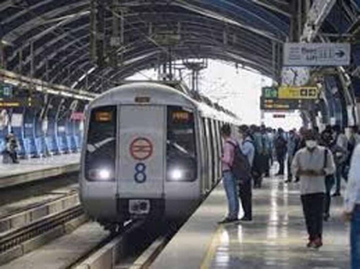DMRC का नया प्लान: यात्रियों के लिए बढ़ेंगी मेट्रो सेवाएं, 24 अतिरिक्त फेरे जोड़ने का फैसला