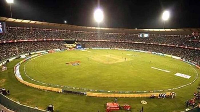 क्रिकेट फैंस के लिए खुशखबरी! RCB-KKR मैच के टिकट आज से मिलेंगे