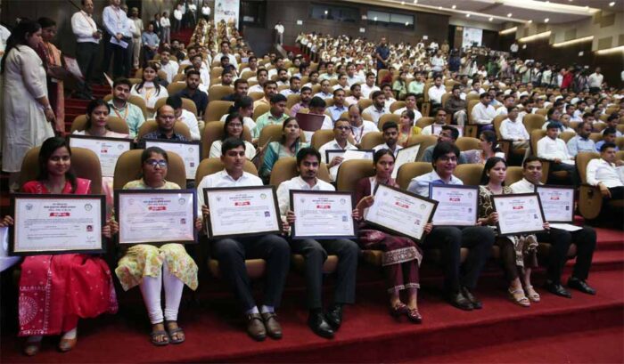 लोक भवन में नियुक्ति पत्र वितरण: सीएम योगी के नेतृत्व में निष्पक्ष प्रक्रिया बनी भरोसे की पहचान