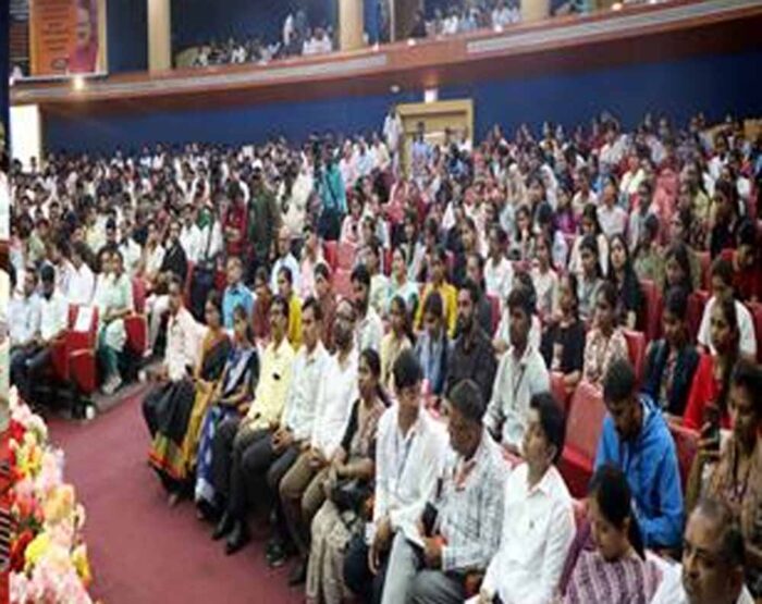 भोपाल, नर्मदापुरम और रायसेन के चयनित अभ्यर्थियों को वितरित की किट