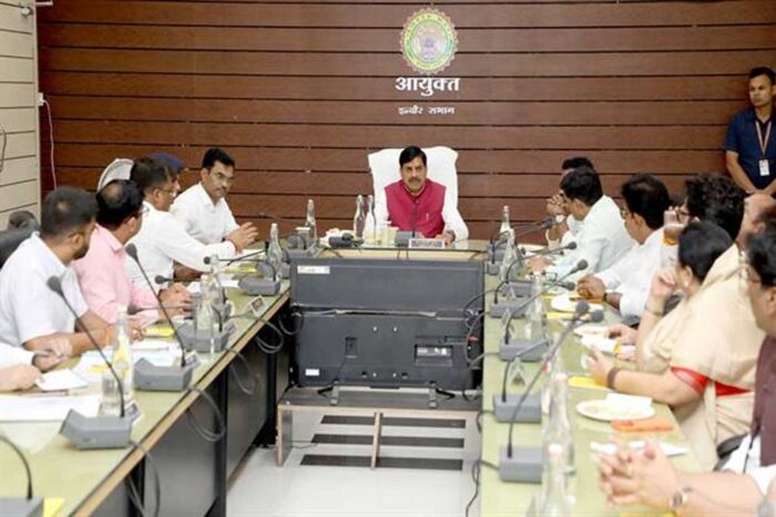 अधिकारियों को दिए त्वरित कार्रवाई के निर्देश