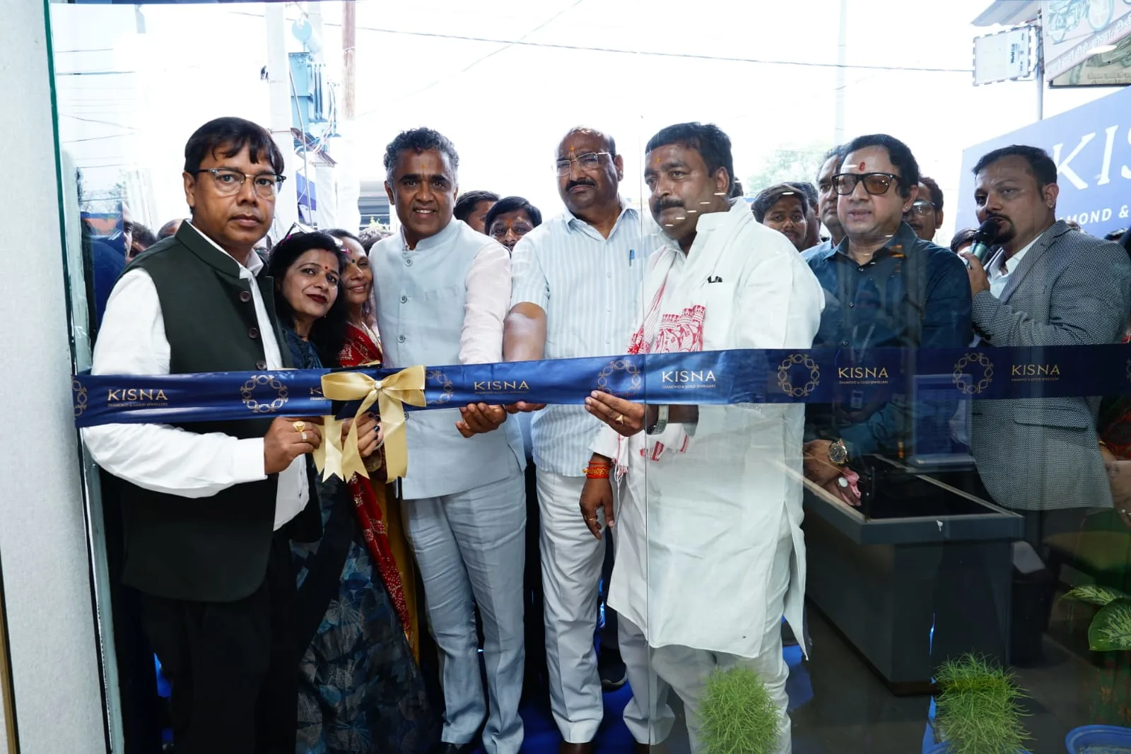 किसना डायमंड एंड गोल्ड ज्वेलरी ने उत्तर प्रदेश के पडरौना में खोला अपना एक्सक्लूसिव शोरूम राज्य में ब्रांड का 29वां एक्सक्लूसिव शोरूम लॉन्च