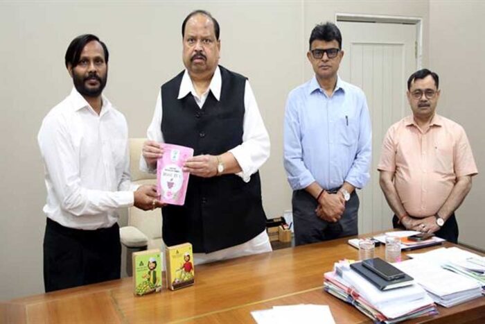 मंत्री काश्यप से युवा उद्यमी रत्नेश ने की सौजन्य भेंट