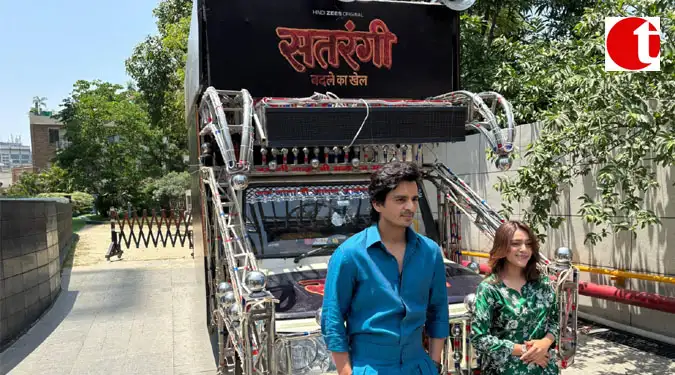 अंशुमान पुष्कर और महवश ने हिंदी ज़ी5 पर रिलीज़ होने वाली सीरीज़ सतरंगी – बदले का खेल से पहले लखनऊ का दौरा किया