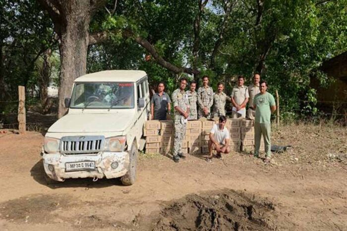 विगत दो सप्ताह में प्रदेशभर में 4 करोड़ 7 लाख रुपये से अधिक की अवैध शराब, तस्करी में प्रयुक्त वाहन एवं अन्य सामग्री जब्‍त