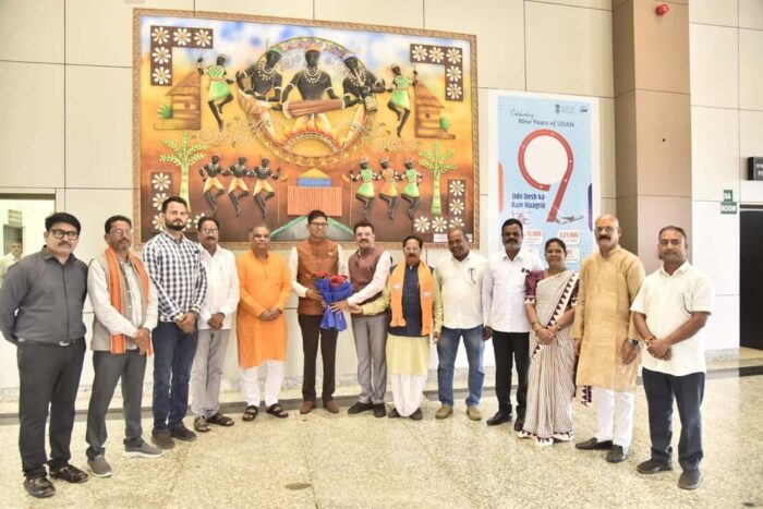 गर्मजोशी से हुआ वित्तमंत्री ओपी चौधरी का स्वागत, समर्थकों में दिखी खुशी